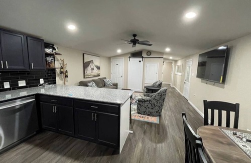 Spicewood Cottage | Gated Hill Country Escape: 1 Gb Internet & Seclusion
