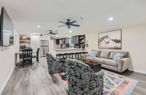 Spicewood Cottage | Gated Hill Country Escape: 1 Gb Internet & Seclusion