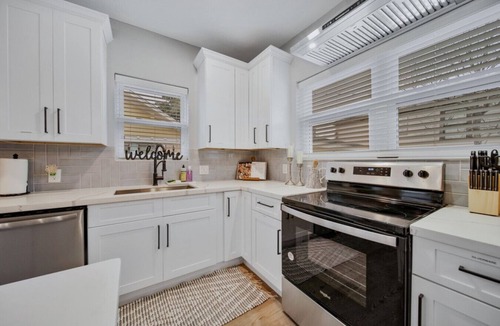 South Central Houston House | Gated Home and Parking | Sleeps up to 24
