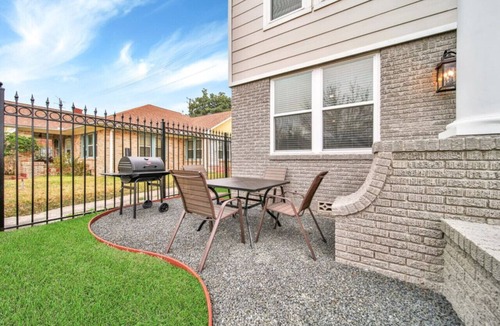 South Central Houston House | Gated Home and Parking | Sleeps up to 24