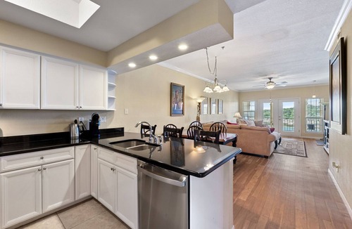 Highland Lake Estates Condo | Gated Lakeside Condo: Pool and Lake Views Plus Complex Amenities