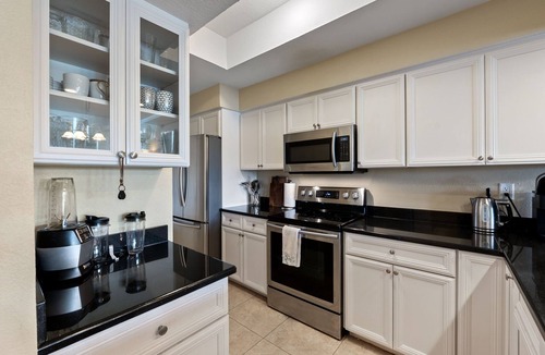 Highland Lake Estates Condo | Gated Lakeside Condo: Pool and Lake Views Plus Complex Amenities