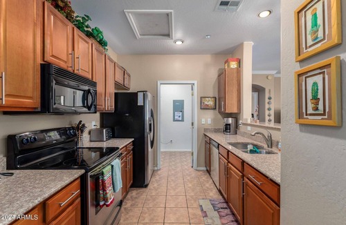 Provinces Master Community Condo | Gated Luxury Townhome Prime Chandler Location