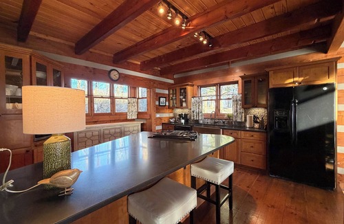 Big Canoe Cabin | Gated Mountain Escape-3 lakes, hiking, waterfalls Hot Tub, Lakes, Atlanta Views