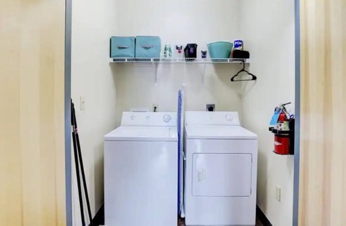 Midtown Apartment | ★Gated Prkg, 2Bd/2Bth, W/D, Early Chk-In,♥ of Midtown/Overton Square