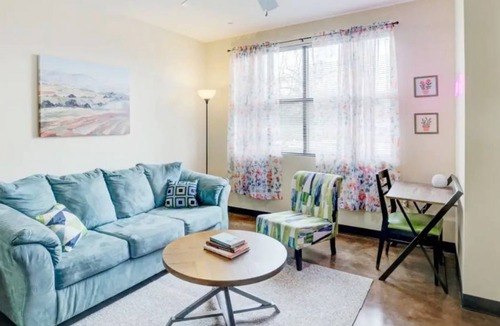 Midtown Apartment | ★Gated Prkg, 2Bd/2Bth, W/D, Early Chk-In,♥ of Midtown/Overton Square