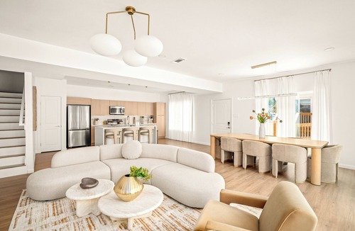South Central Houston House | Gated Resort 2 Homes 9BR Ensuites Slps27 Pool