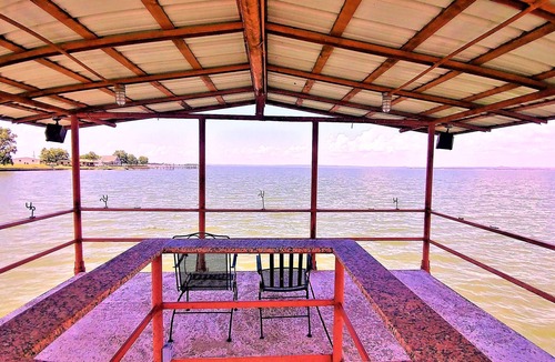 Buchanan Dam House | Gated, Waterfront, Kayaks, Games, 317 Ft Lighted Covered Concrete Fishing Pier