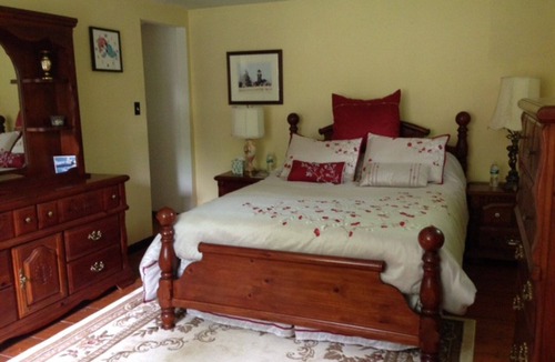 New Paltz Bed & Breakfast | Gatehouse Gardens - 3 Room Suite