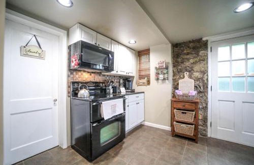 Lyndhurst House | Gatekeeper Cottage Views, Fireplace, EV