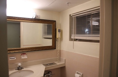 Bedford Hotel | Gateway for weekend and enjoy our pool