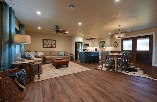 Fredericksburg House | Gateway Gathering House - Fredericksburg, Wineries, close to town.