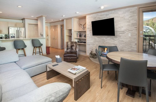 Vail Condo | Gateway Plaza R4 2 Bedroom Condo by RedAwning