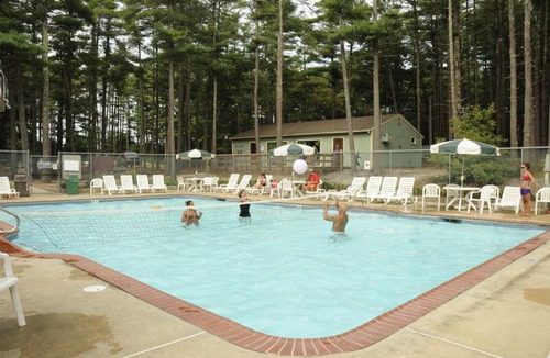 Rochester Resort | Gateway to Cape Cod Vacation Cottage 10