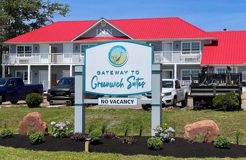Saint Peters Bay Hotel | Gateway to Greenwich Suites