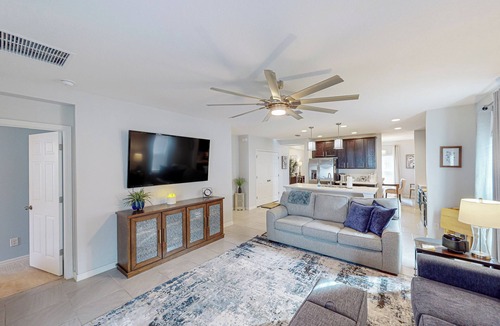 Groveland House | Gateway to Orlando Theme Parks! Dog-Friendly Haven