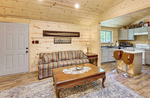 Athens Cabin | Gateway to Ouachita National Forest! Cozy Cabin