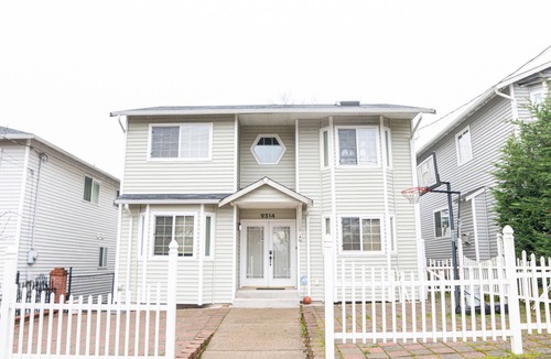 Rainier Valley House | Gateway to SEA! 5BED/3BA Home