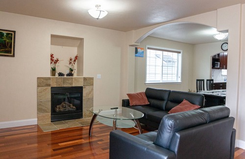 Rainier Valley House | Gateway to SEA! 5BED/3BA Home