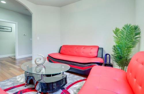 Paine Field-Lake Stickney House | Gateway to Seattle! Lynnwood Home w/Gazebo & Yard