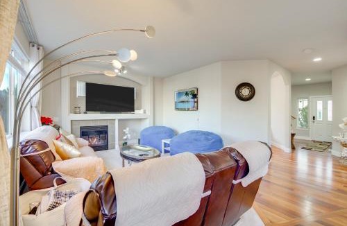 Paine Field-Lake Stickney House | Gateway to Seattle! Lynnwood Home w/Gazebo & Yard