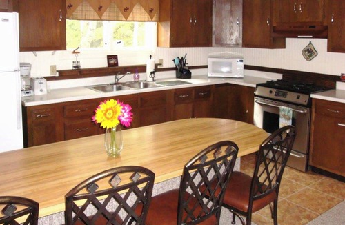 West Yellowstone House | Gateway to Yellowstone! Cabin < 1 Mi to Nat'l Park