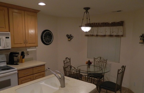 Hurricane Apartment | Gateway to Zion - Sleeps 8!