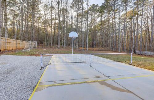 Locust Grove House | Gather, Play & Unwind! Modern Locust Grove Home