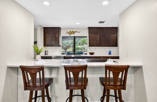 Seffner Community Alliance House | “Gather & Splash” – 3BR Pool Home w/Hot Tub