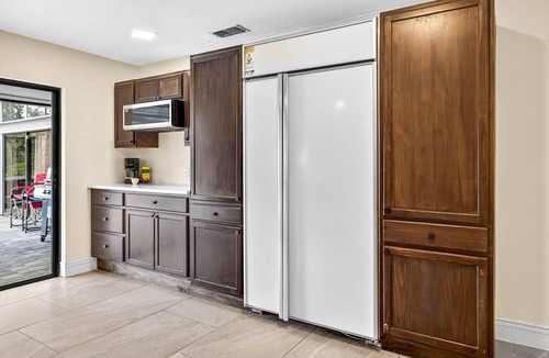 Seffner Community Alliance House | “Gather & Splash” – 3BR Pool Home w/Hot Tub