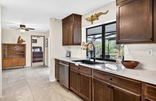 Seffner Community Alliance House | “Gather & Splash” – 3BR Pool Home w/Hot Tub