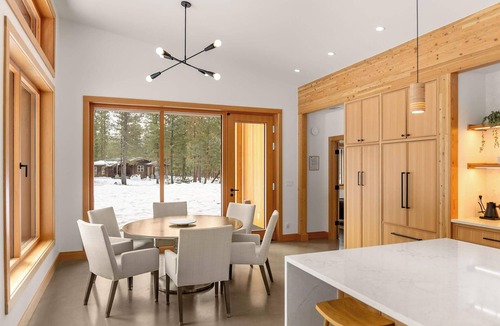 Mazama House | Gathering Pines – Trailside Modern 3BR in Mazama