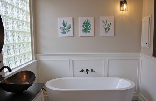 Cat Hollow House | Gathering Place with Heated Pool, Hot Tub and 7 Bedrooms