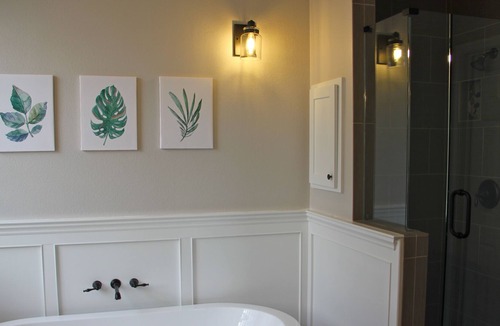 Cat Hollow House | Gathering Place with Heated Pool, Hot Tub and 7 Bedrooms