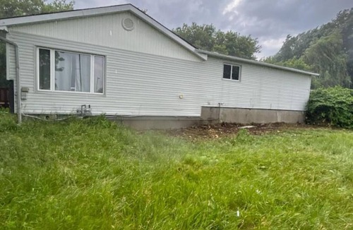 Gatineau Villa | Gatineau Water Front Vacation Home 3 Bedroom 1.5 bathroom across Ottawa