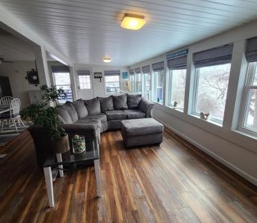 Warsaw Villa | Gatliff Getaway