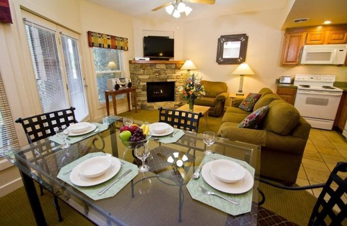 Pittman Center Villa | Gatlinburg | Flexible Golf Retreat | Pool + Golf | 2BR Lock-Off