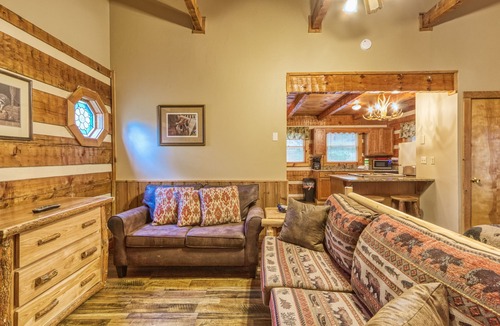 Gatlinburg Cabin | Gatlinburg | Hot Tub | Pet Friendly | Fire Pit | Fireplace | Wifi