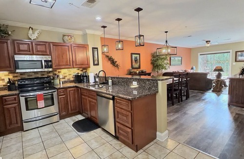 Gatlinburg Condo | Gatlinburg's Finest Downtown Location, Restaurants, Great Mtn Views, Tranquil