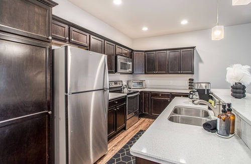 Stevensville Condo | Gatsby Place | Beaches | Grand Mere | Wineries