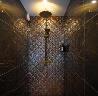 Saint-Chamond Apartment | Gatsby Room