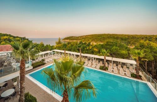 Cove Osibova (Milna) Resort | Gava Waterman Milna Resort – All Inclusive