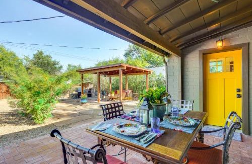 La Madera House | Gazebo, Patios & Grill: Colorful Tucson Retreat!