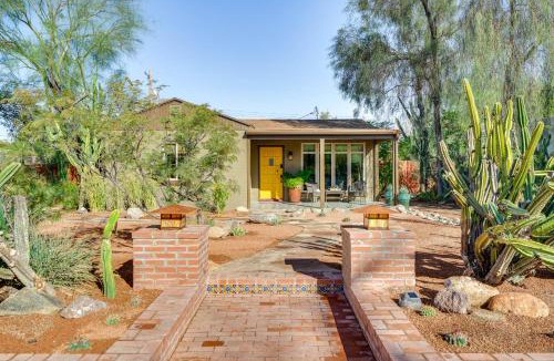 La Madera House | Gazebo, Patios & Grill: Colorful Tucson Retreat!