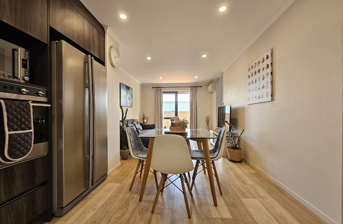 Hamilton House | ✨Gazeley Gem | Your Hamilton Hideaway Relax, Explore, Indulge