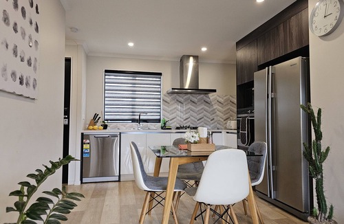 Hamilton House | ✨Gazeley Gem | Your Hamilton Hideaway Relax, Explore, Indulge