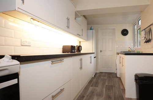 Newton St Loe House | 2 bed/Great Monthly Discounts