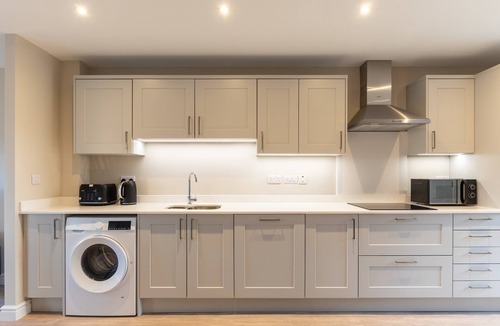 Newton St Loe Apartment | Newly Refurbished Home, Short Drive to Bath Centre