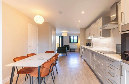 Newton St Loe Apartment | Newly Refurbished Home, Short Drive to Bath Centre