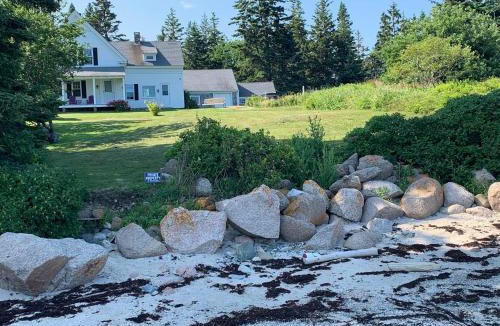 Stonington House | Geary House at Fifield Point